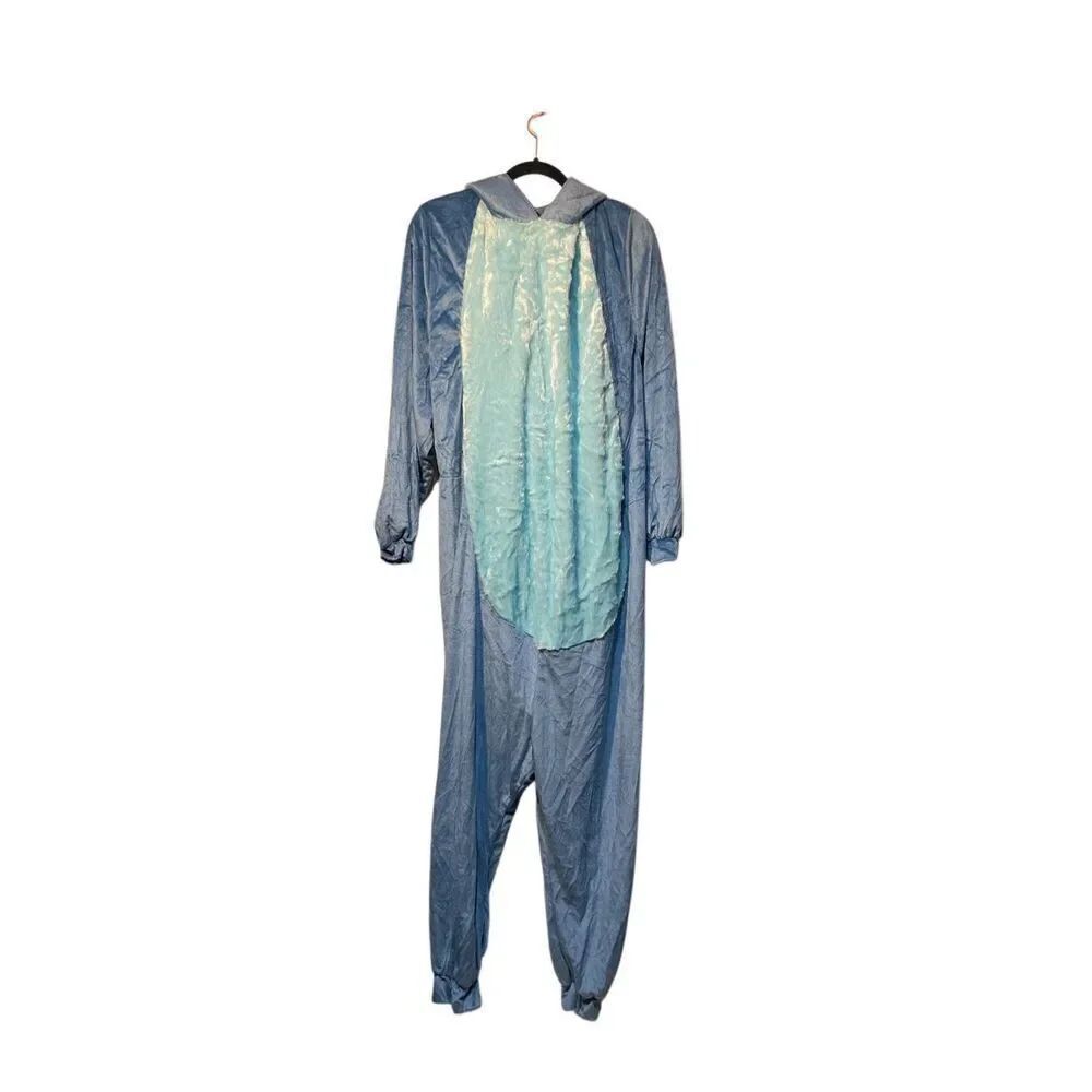Disney Lilo and stitch women’s heavy, stitch costume with hood back closure. S/M
